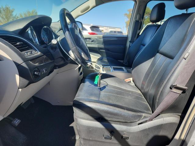 Chrysler Minivan Touring Image 13