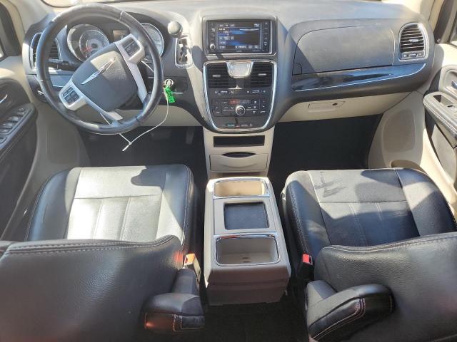 Chrysler Minivan Touring Image 6