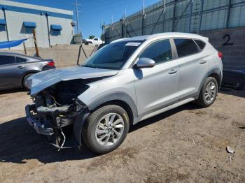  Salvage Hyundai TUCSON