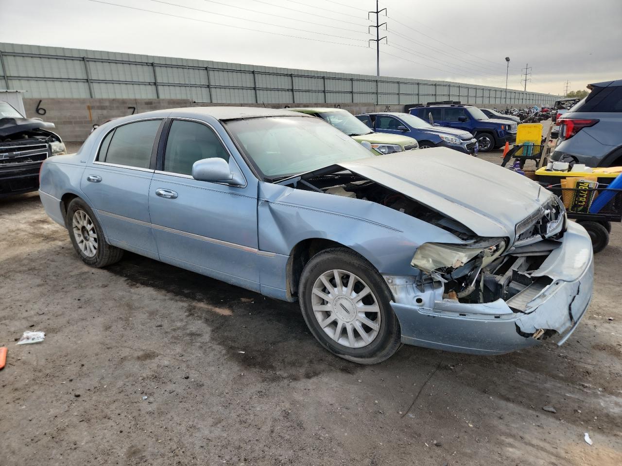 Lincoln Towncar Signature Image 3