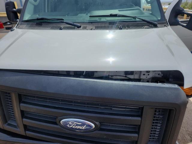 Ford Econoline E150 Van Image 6