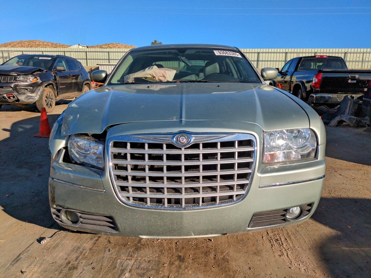 Chrysler 300 Touring Image 7
