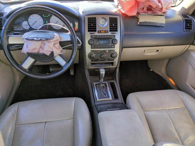 Chrysler 300 Touring Image 9