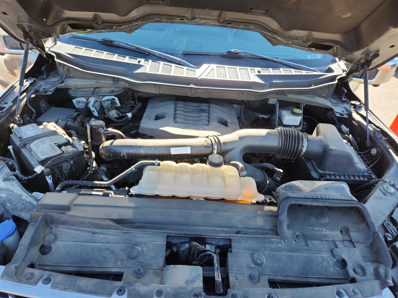 Ford F-150 Supercrew Image 10