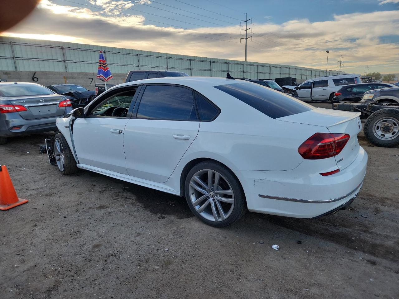 Volkswagen Passat S Image 5