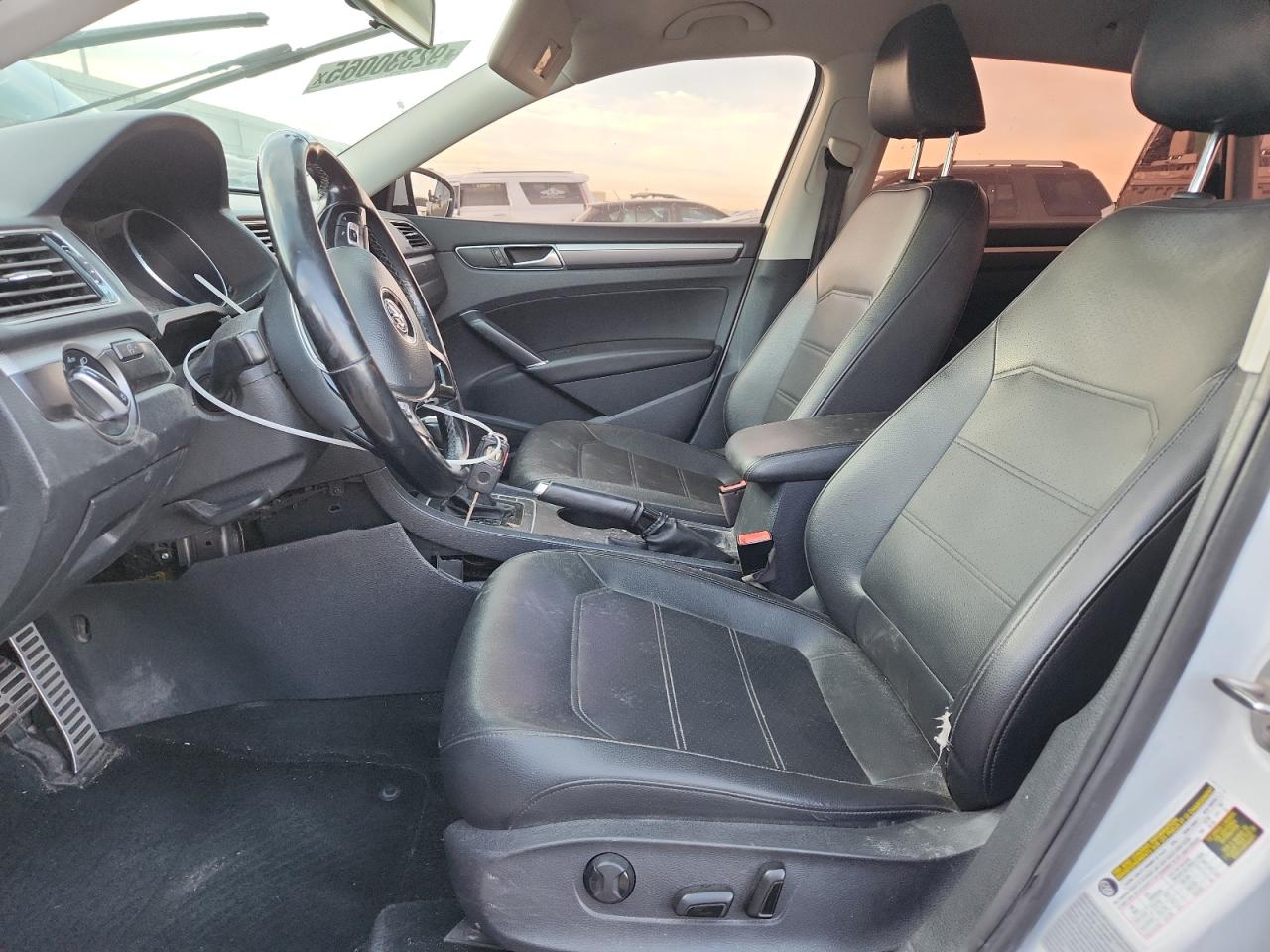 Volkswagen Passat S Image 3