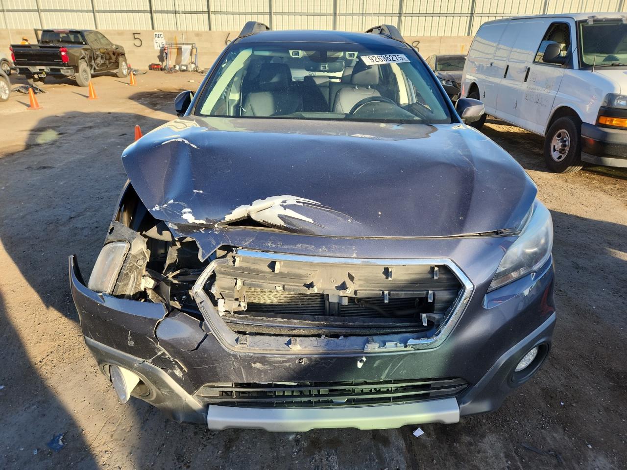 Subaru Outback 3.6r Limited Image 3