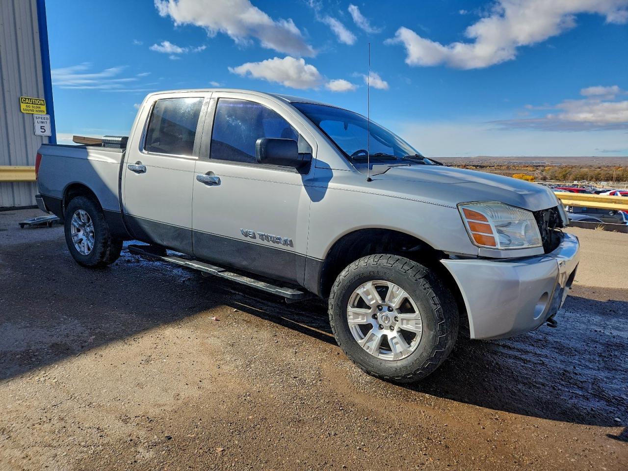 Nissan Titan Xe Image 5