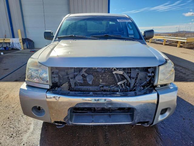 Nissan Titan Xe Image 6