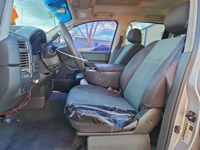 Nissan Titan Xe Image 9