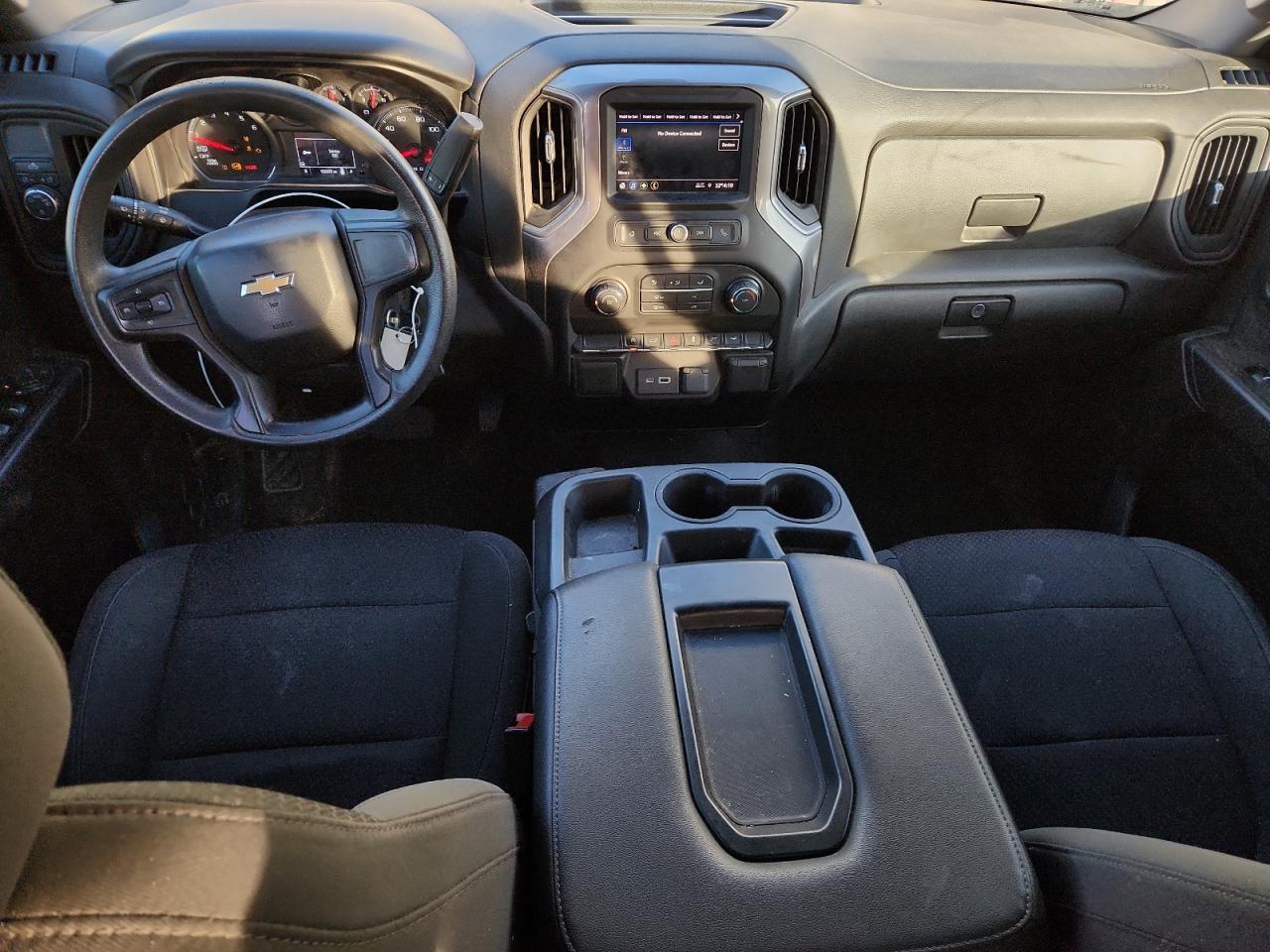 Chevrolet Silverado C1500 Custom Image 12