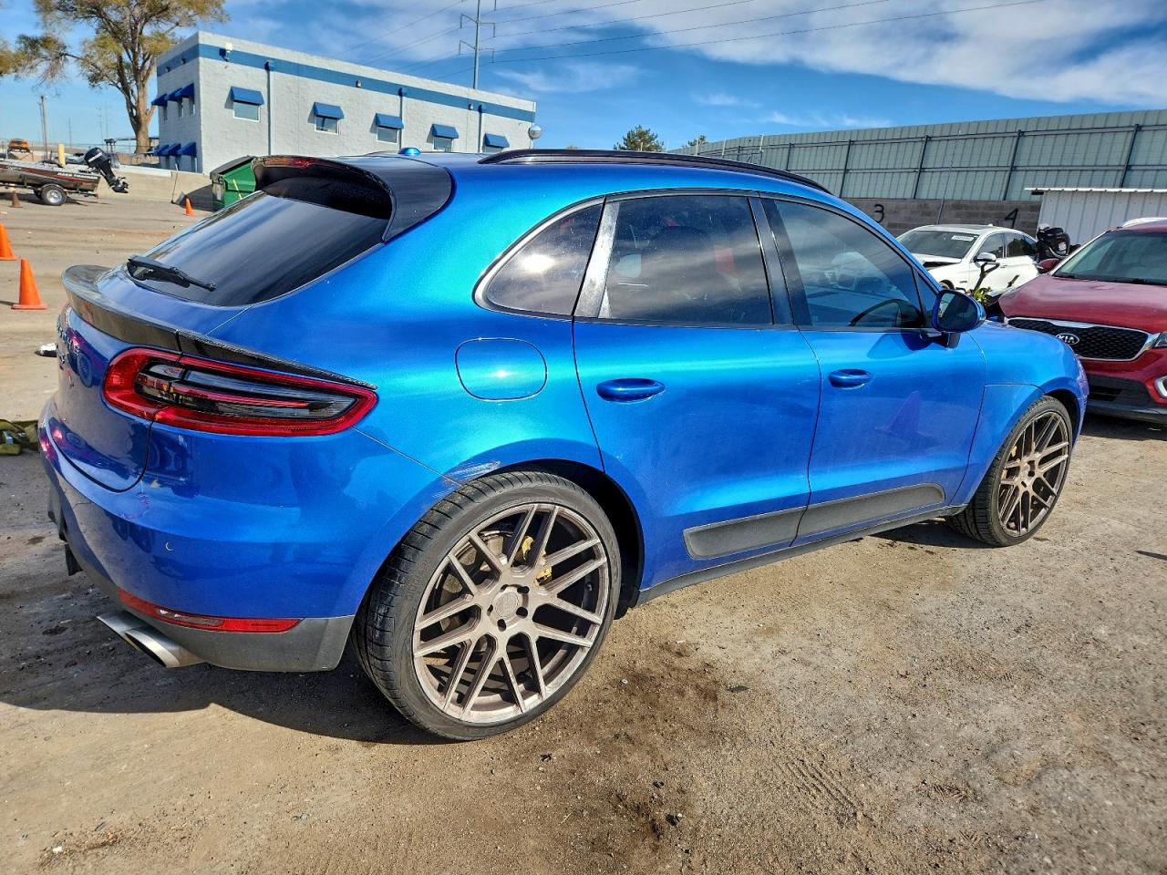 Porsche Macan S Image 4