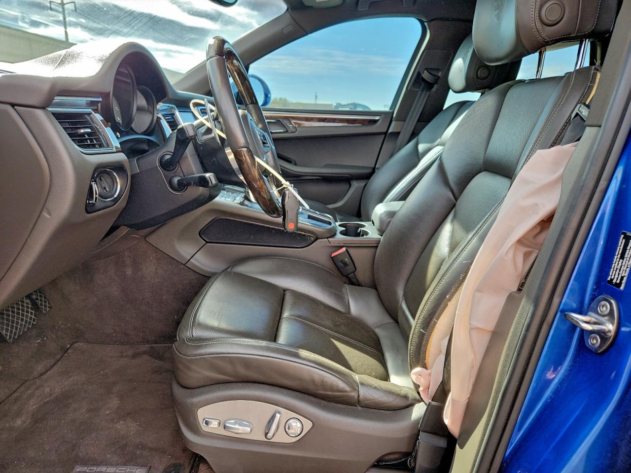 Porsche Macan S Image 6