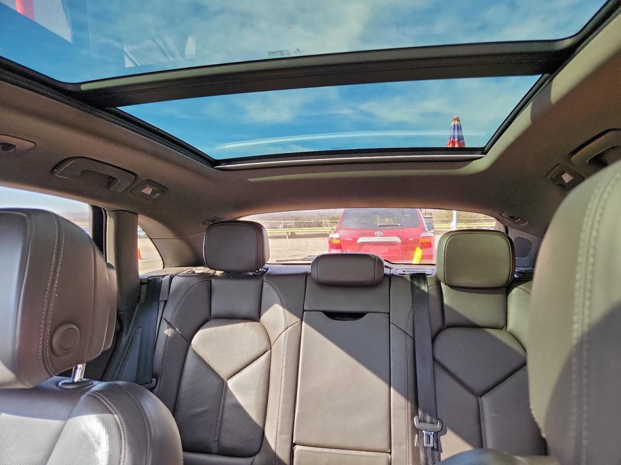 Porsche Macan S Image 7