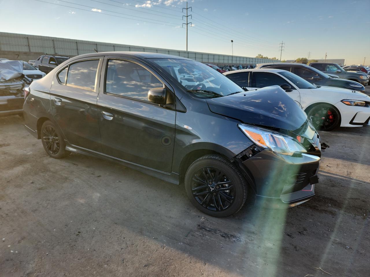 Mitsubishi Mirage G4 Es Image 3