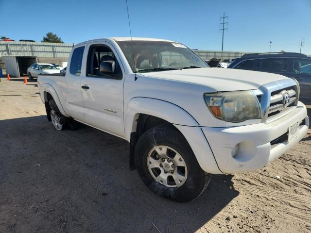 Toyota Tacoma Prerunner Access Cab Image 6