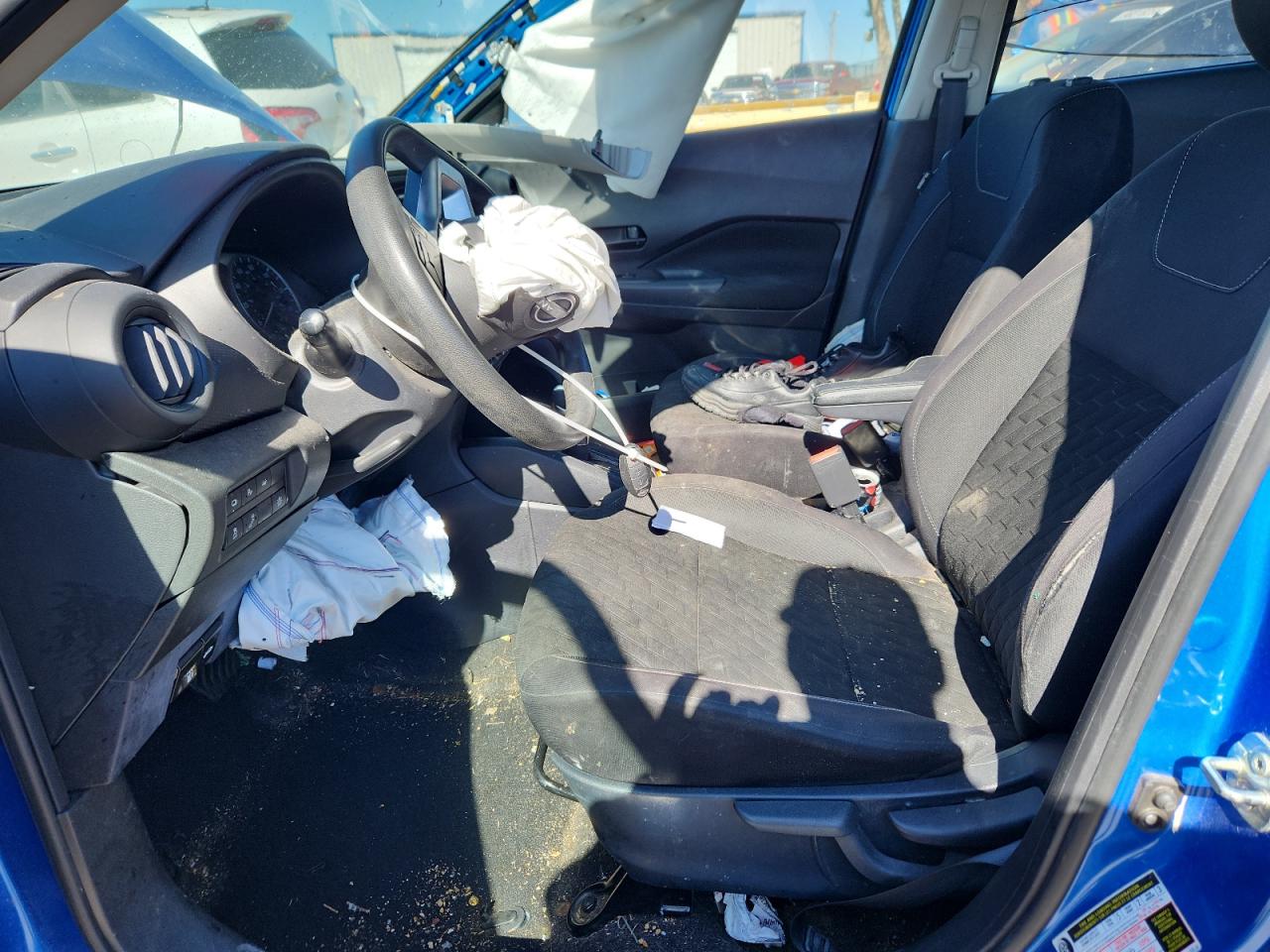 Nissan Kicks S Image 9