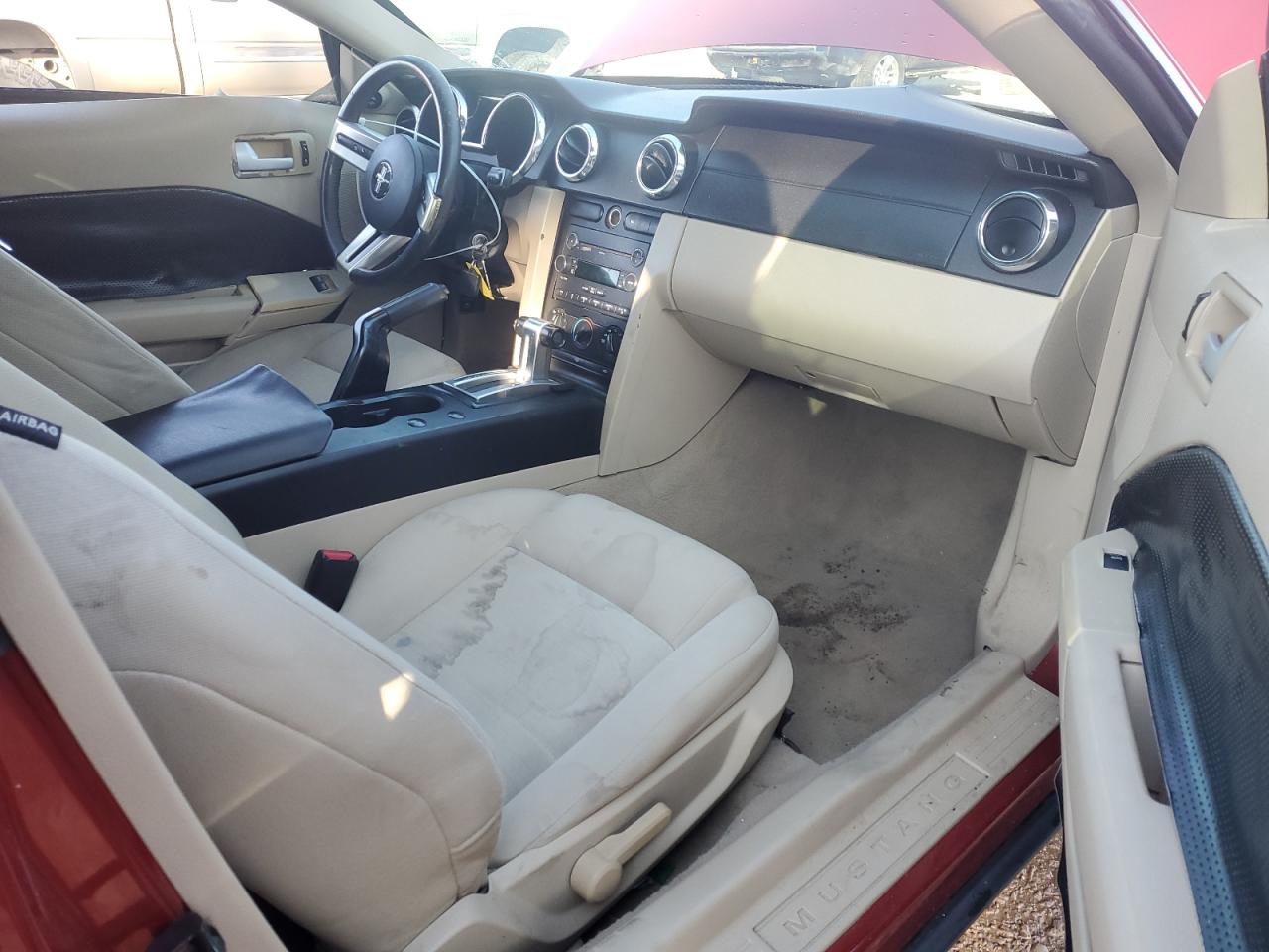 Ford Mustang Image 9