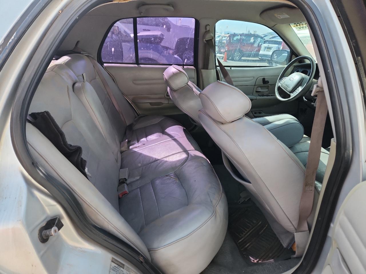 Ford Crown Vic Lx Image 9