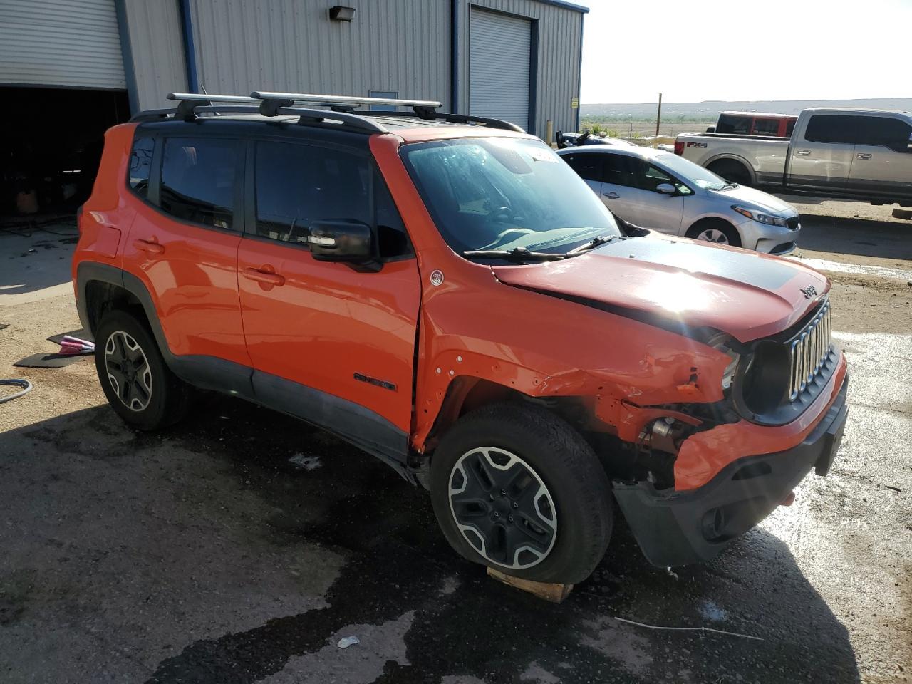 Jeep Renegade Trailhawk Image 5