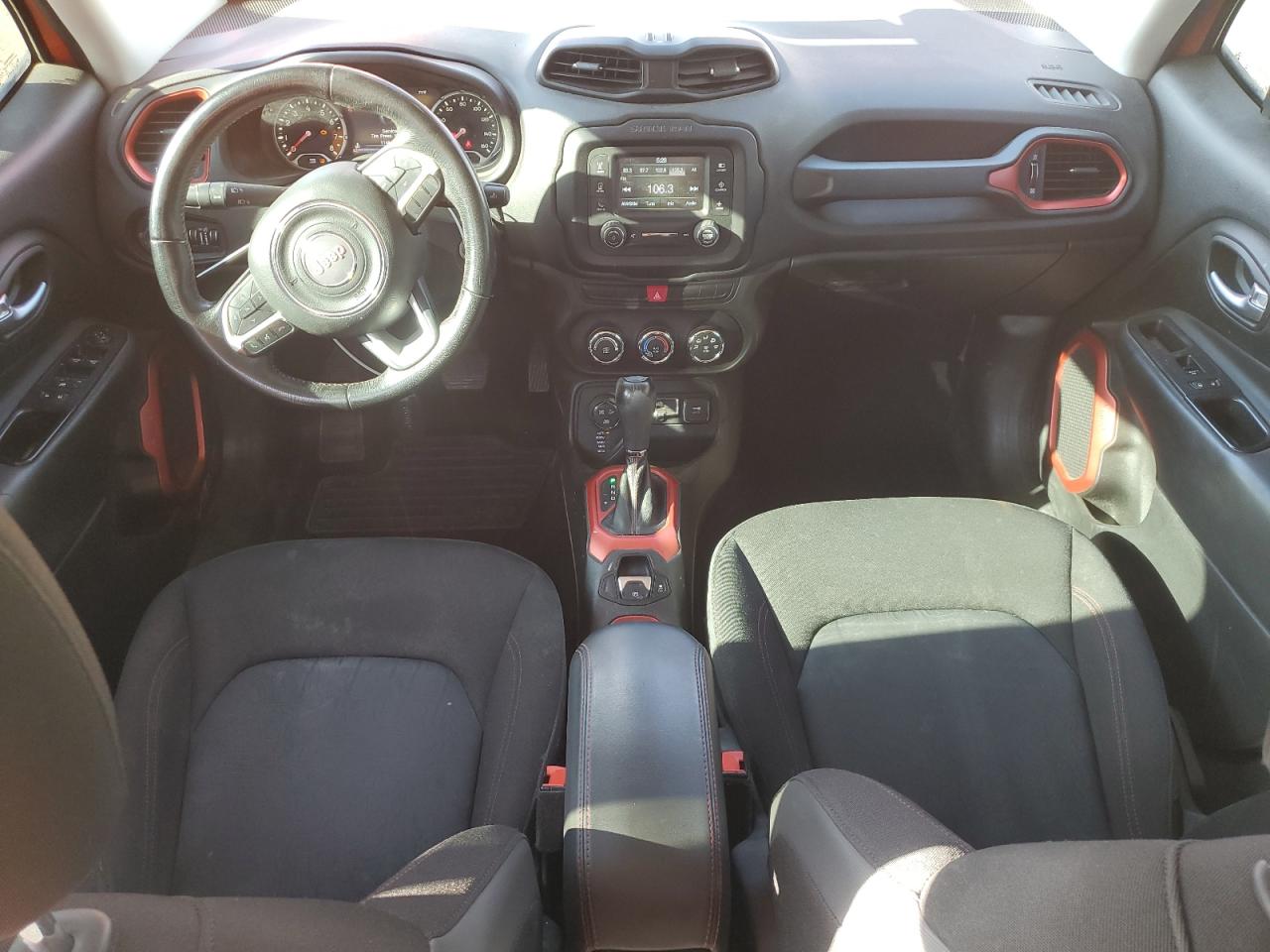 Jeep Renegade Trailhawk Image 8