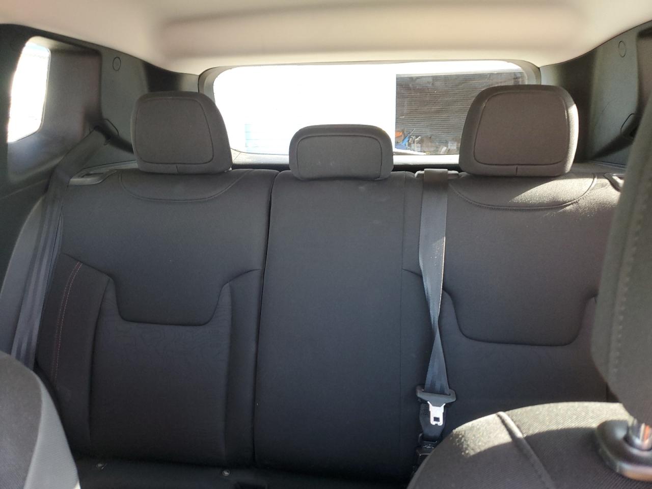 Jeep Renegade Trailhawk Image 6