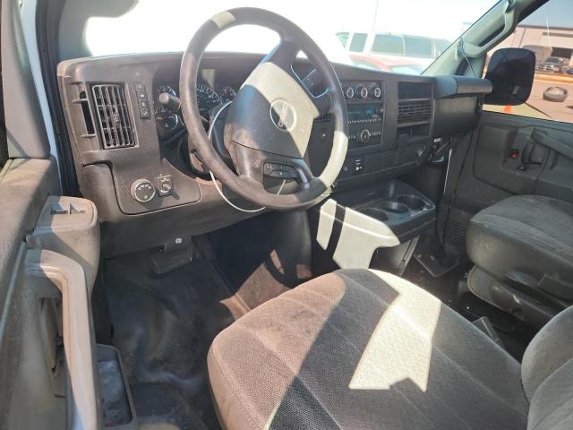 GMC Savana G2500 Image 8