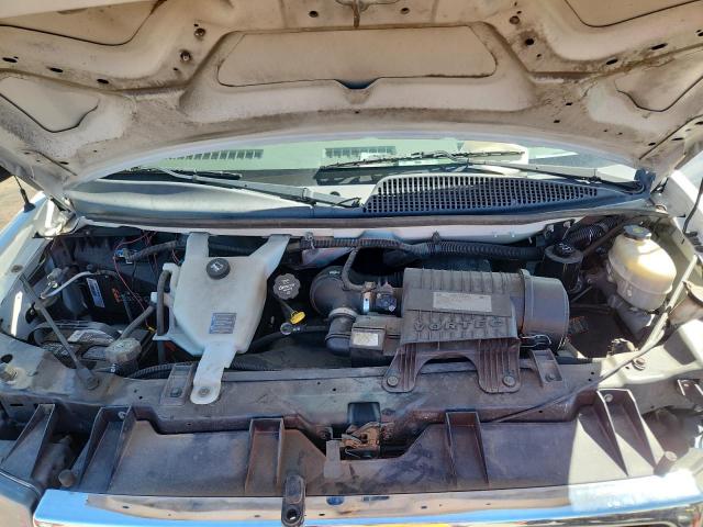 GMC Savana G2500 Image 6