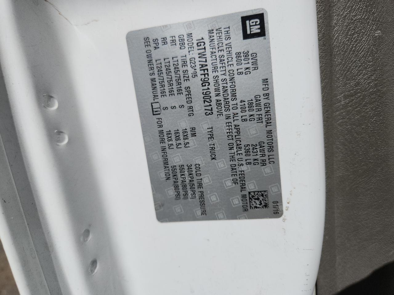 GMC Savana G2500 Image 12