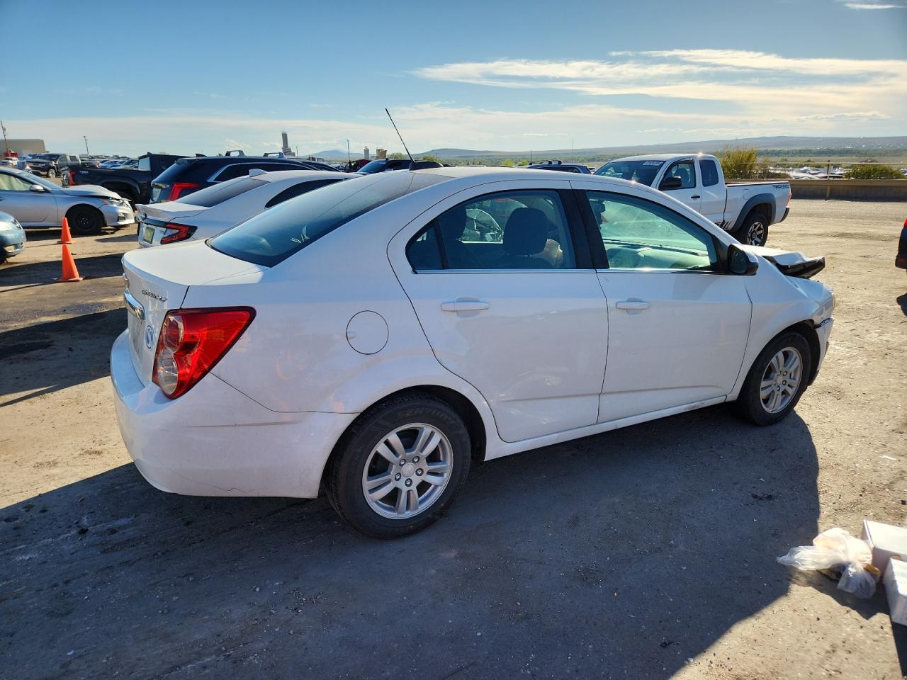 Chevrolet Sonic Lt Image 5