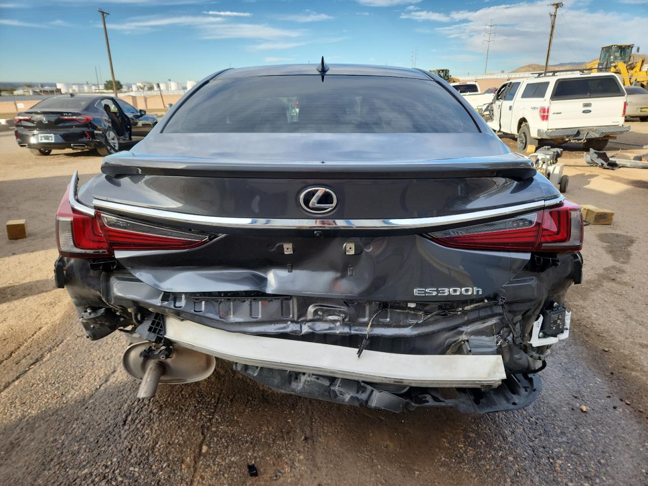 Lexus Es 300h Base Image 4