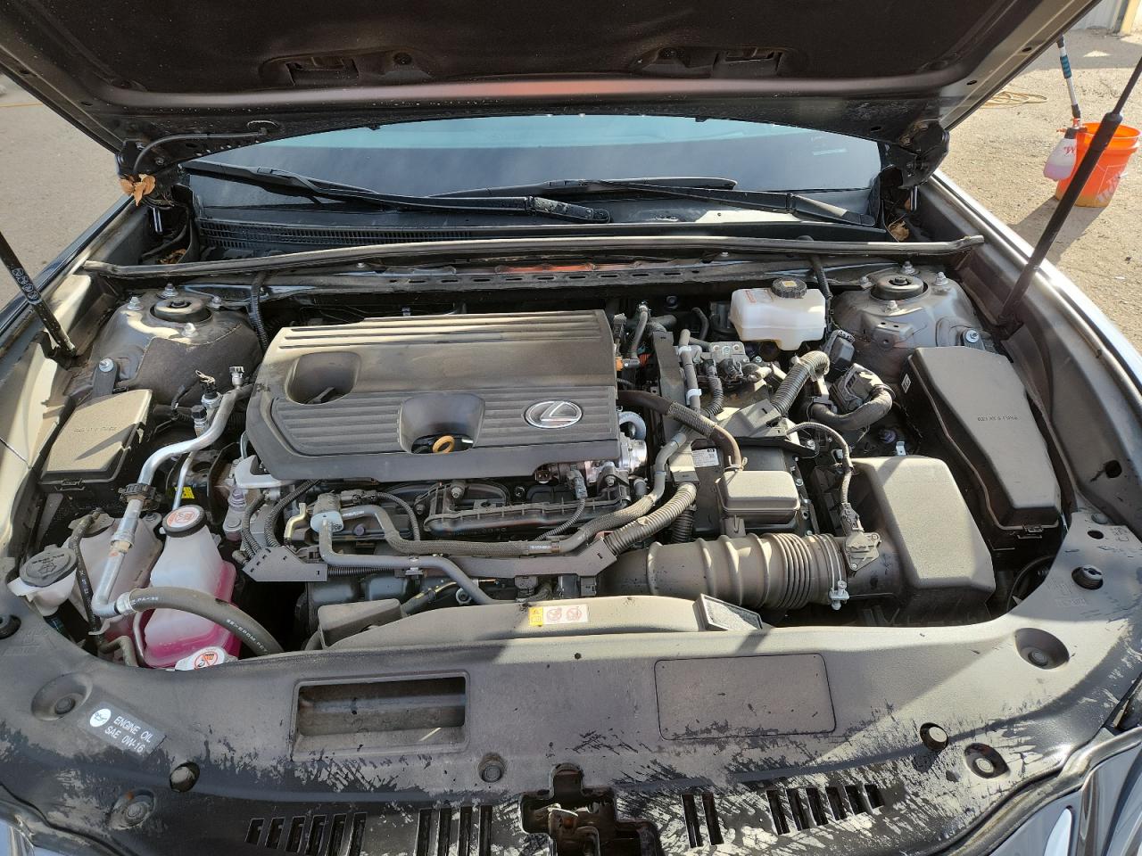 Lexus Es 300h Base Image 12