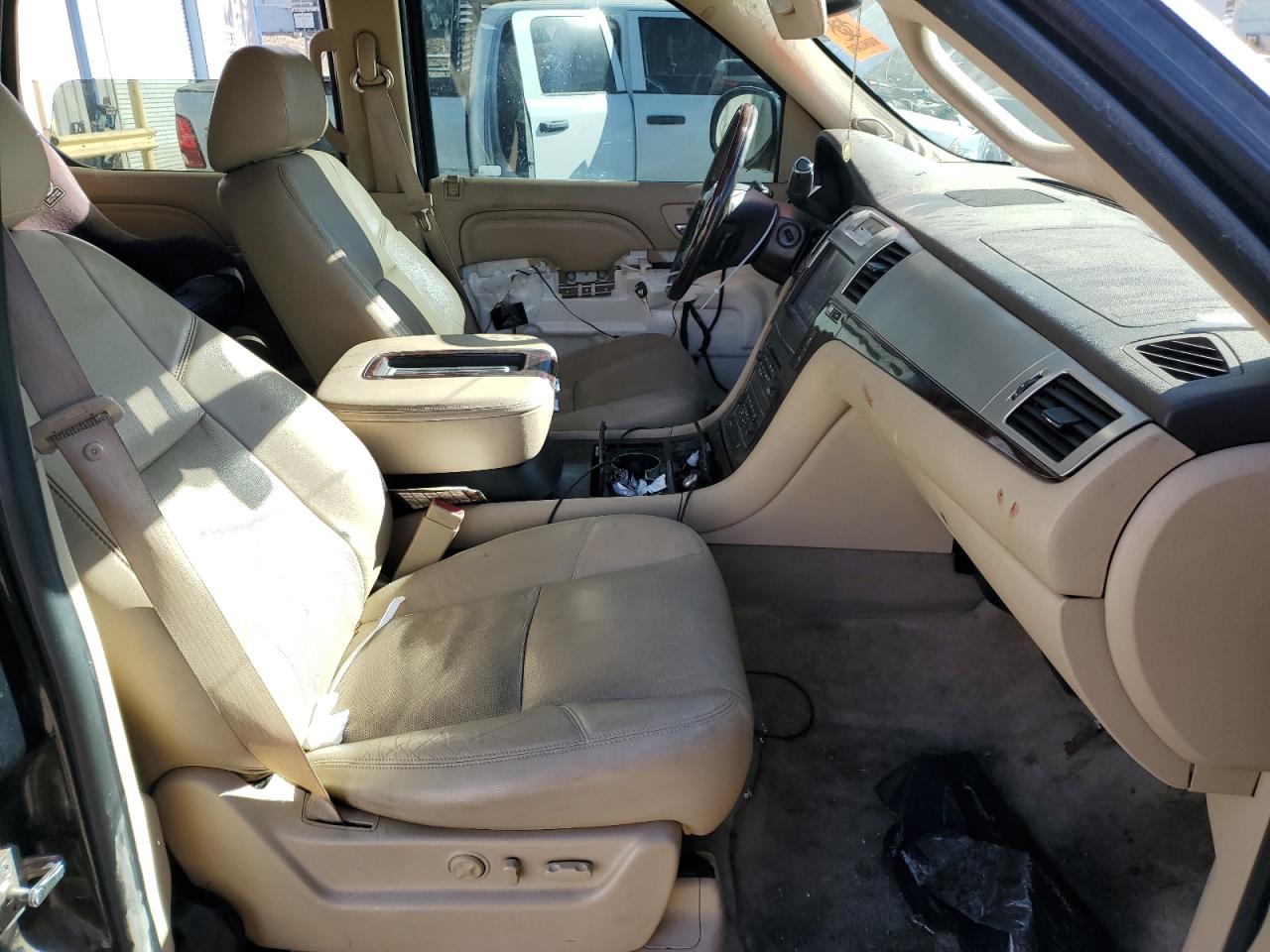 Cadillac Escalade Luxury Image 6