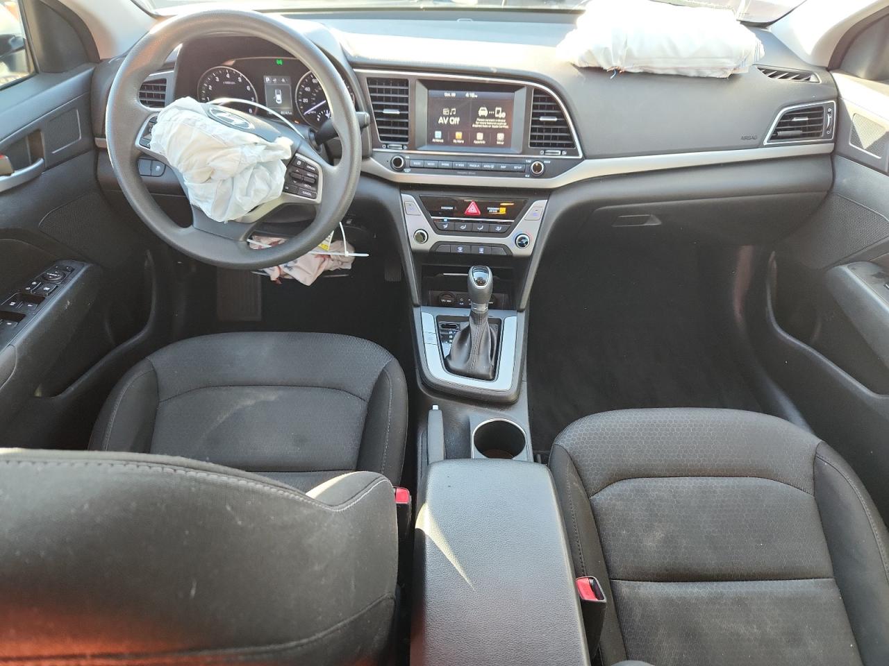 Hyundai ELANTRA Sel Image 3