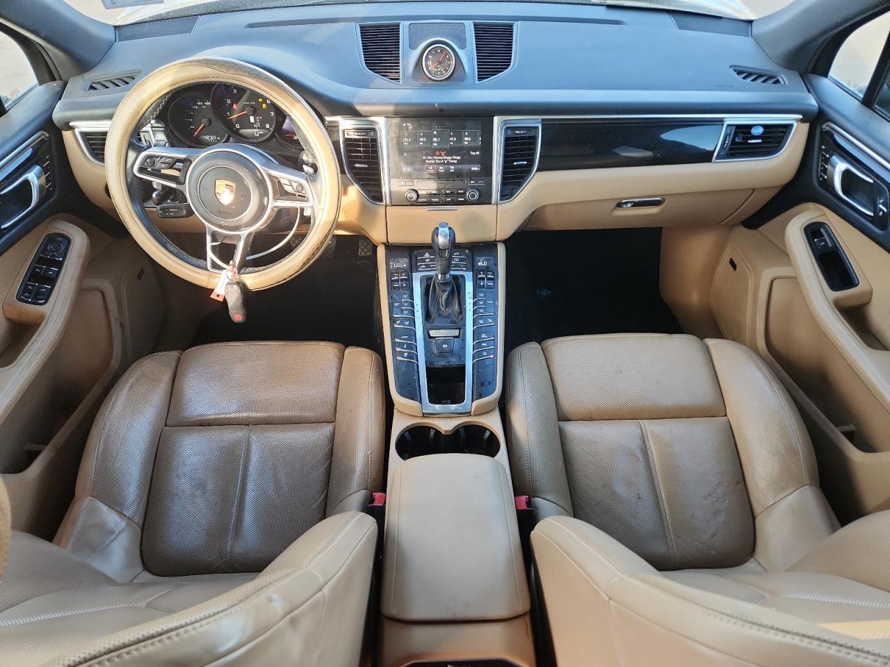 Porsche Macan Image 9