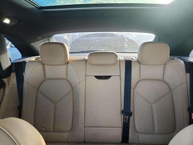 Porsche Macan Image 12