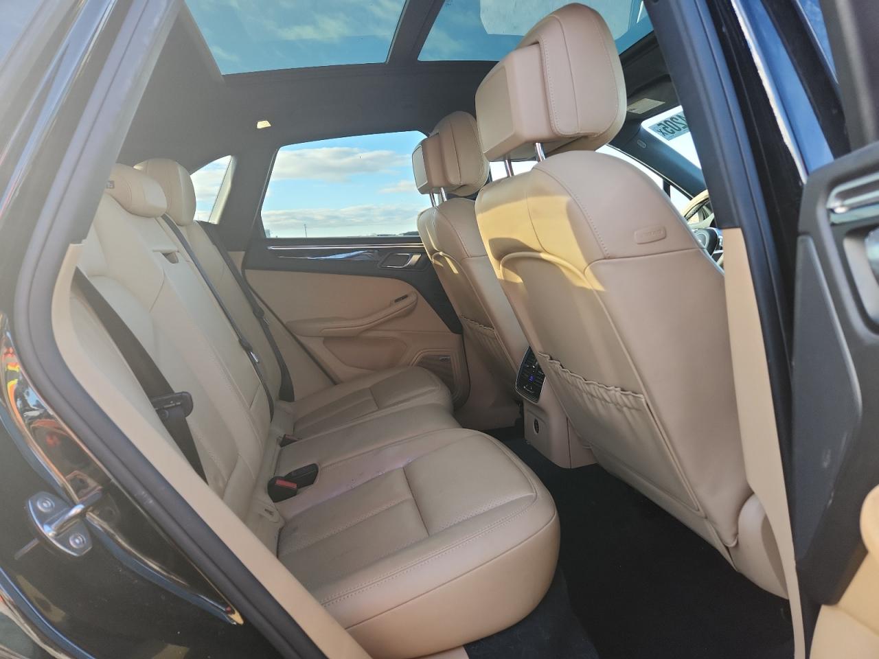 Porsche Macan Image 13