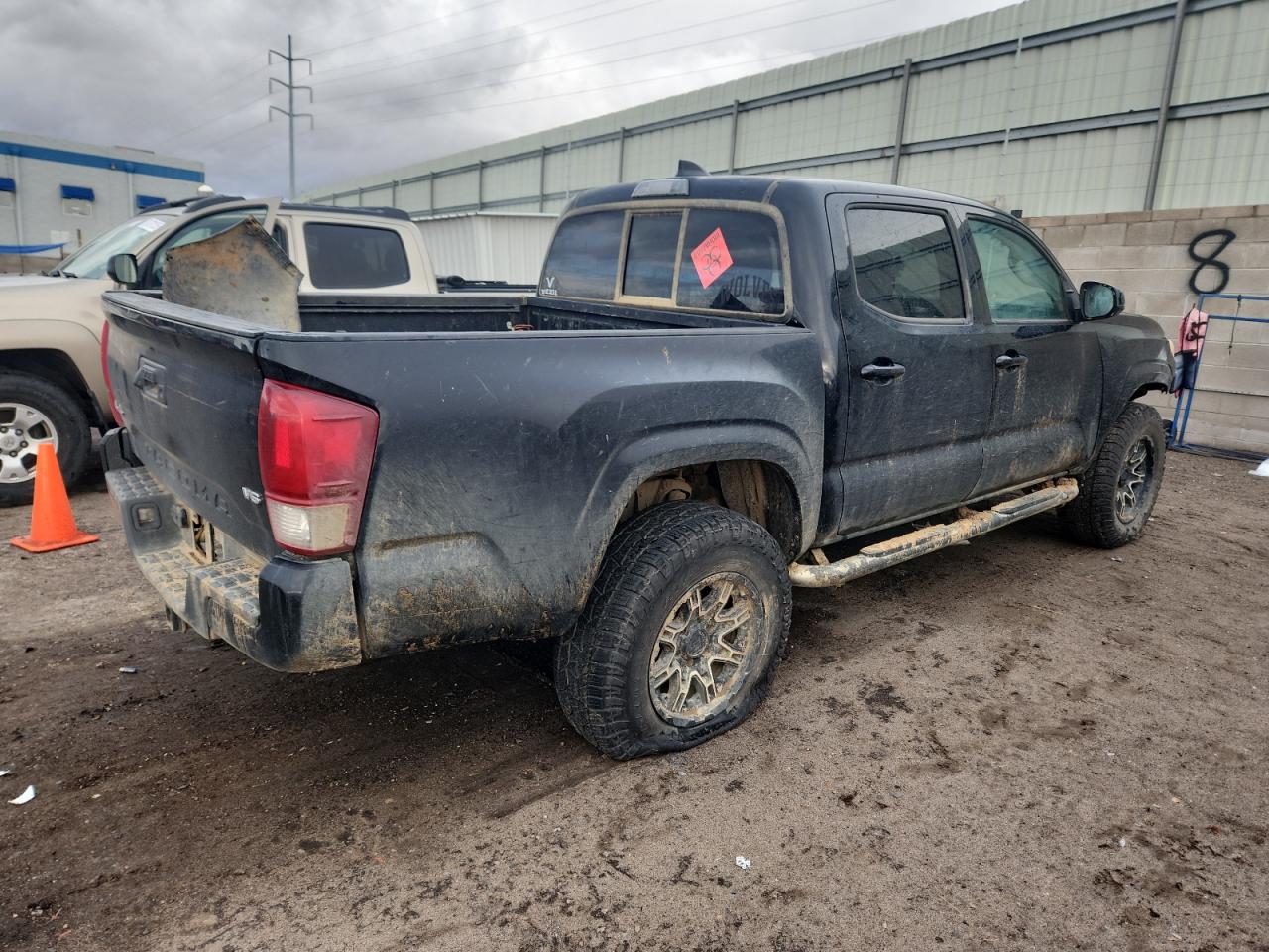 Toyota Tacoma Double Cab Image 3