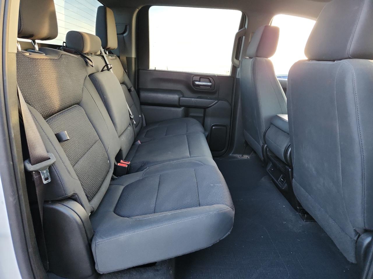 Chevrolet Silverado K2500 Custom Image 5