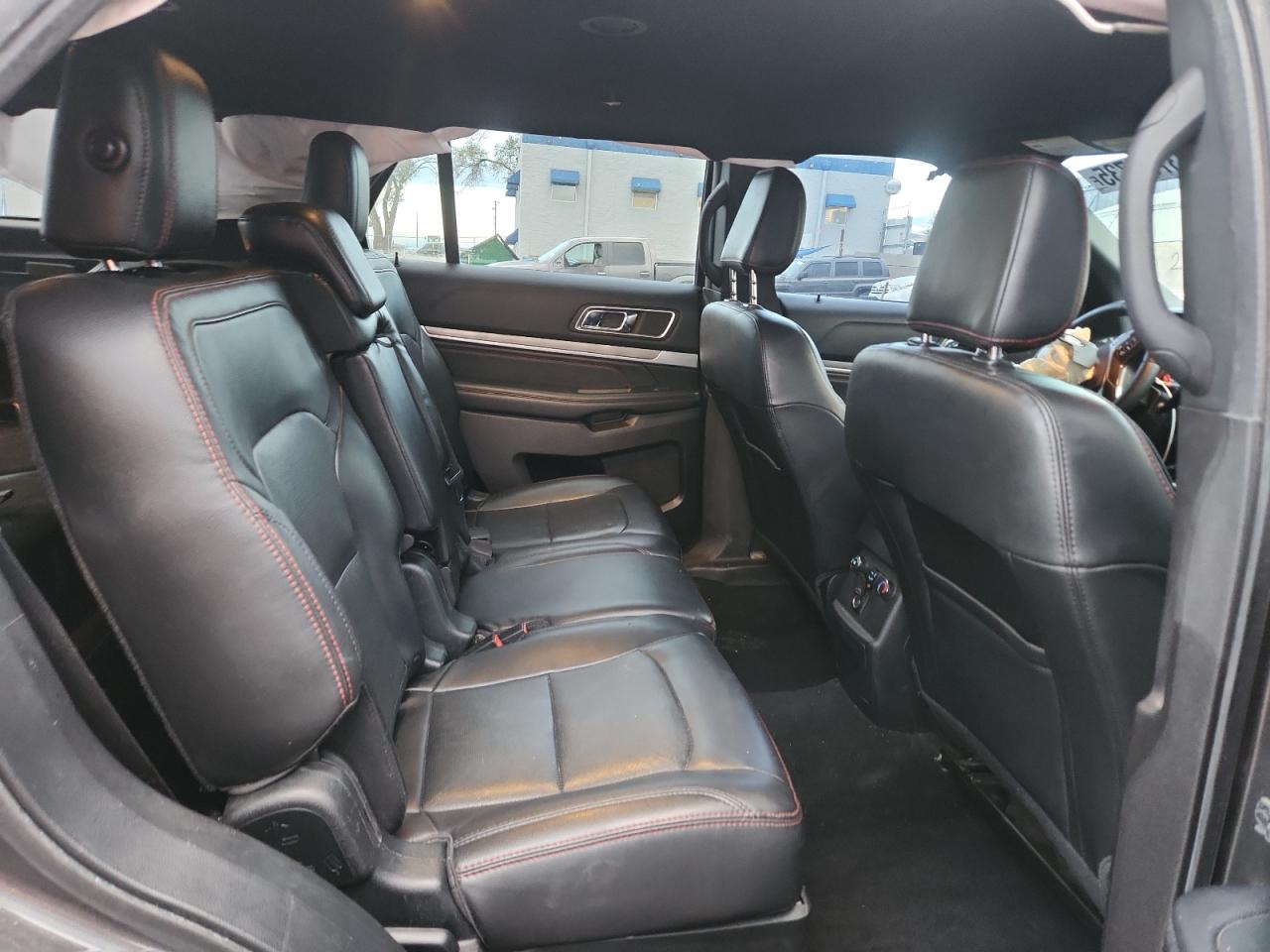 Ford Explorer Sport Image 10