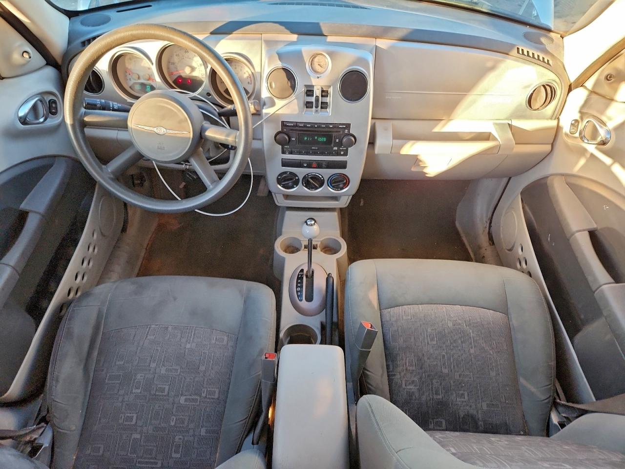 Chrysler PT Cruiser Image 11