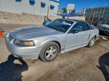  Salvage Ford Mustang