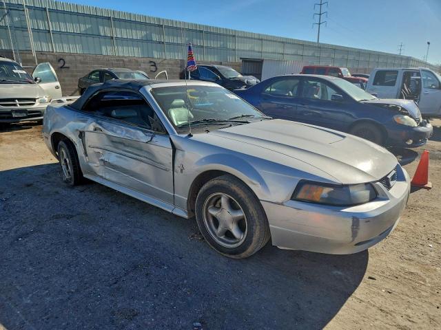 Ford Mustang Image 3