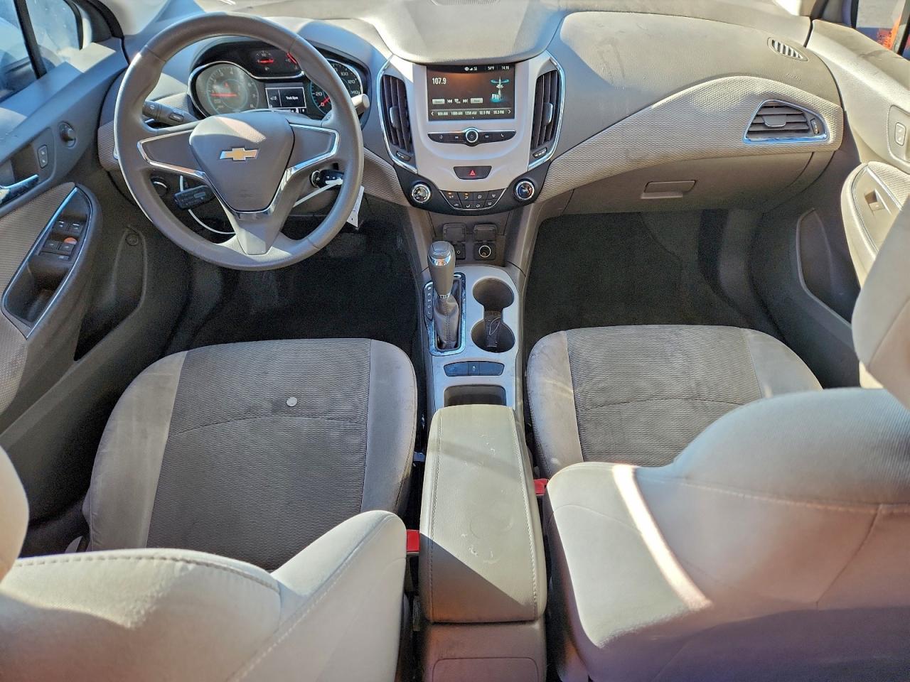 Chevrolet Cruze Ls Image 4