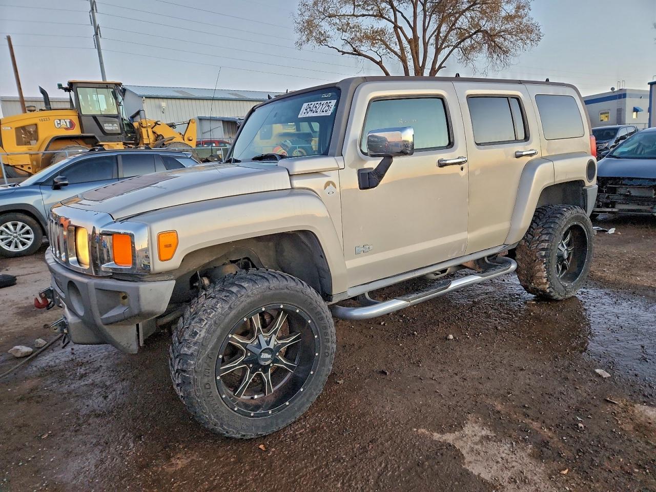HUMMER H3 Image 1