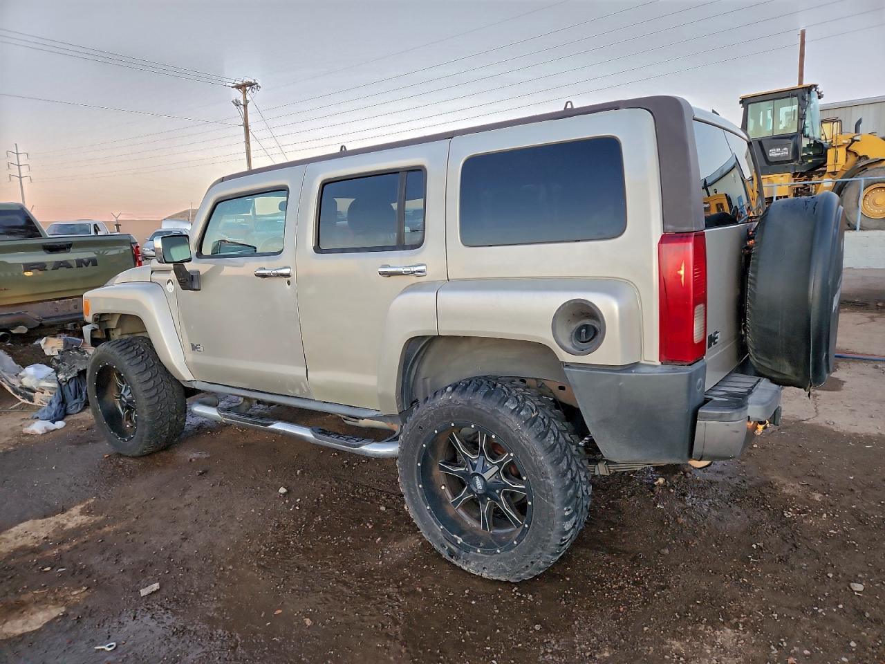 HUMMER H3 Image 12