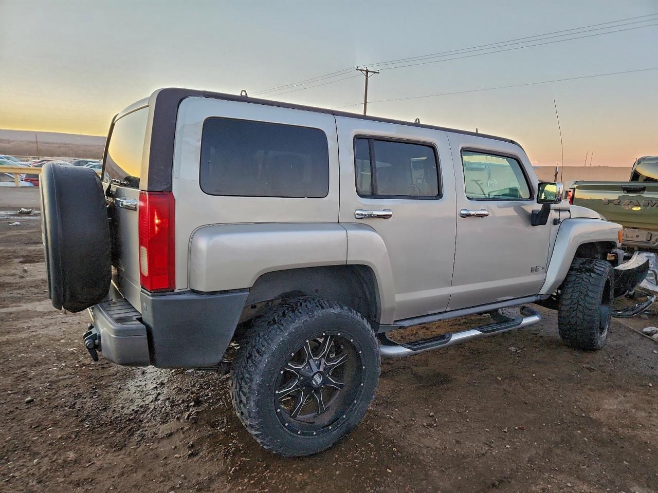 HUMMER H3 Image 11