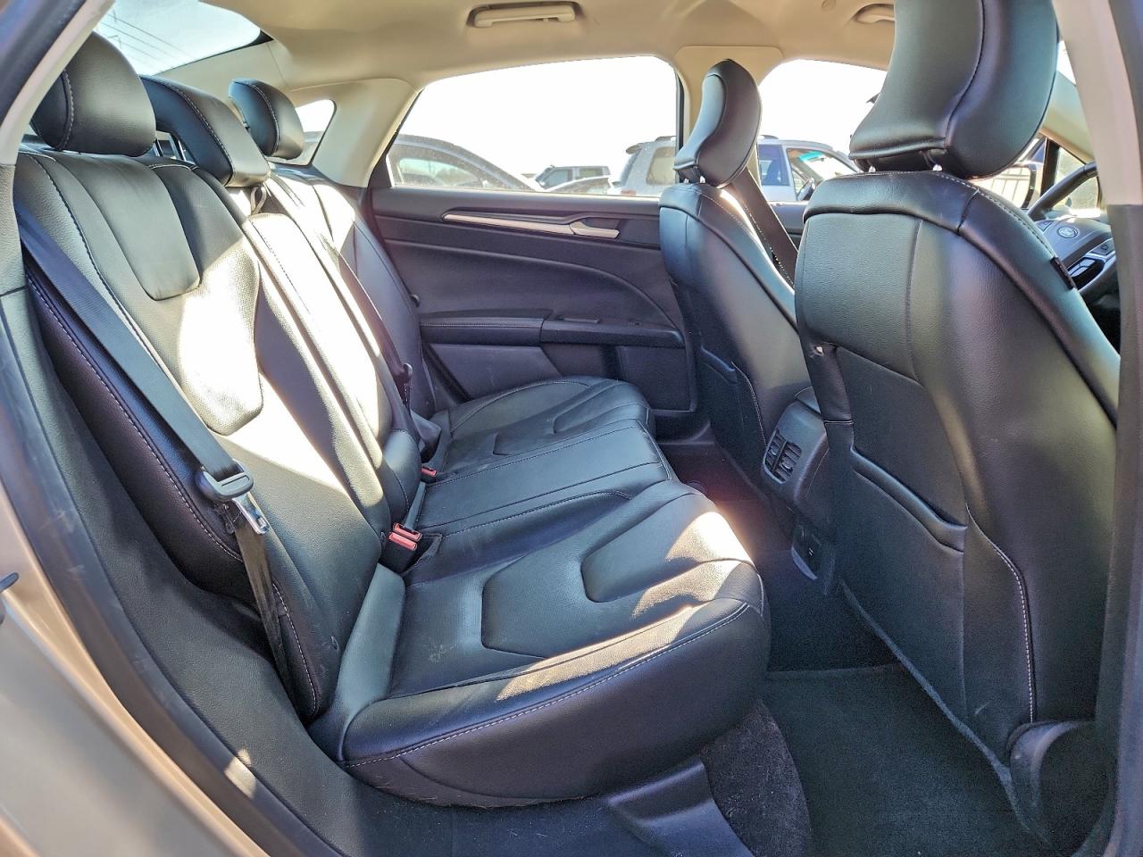 Ford Fusion Titanium Phev Image 6