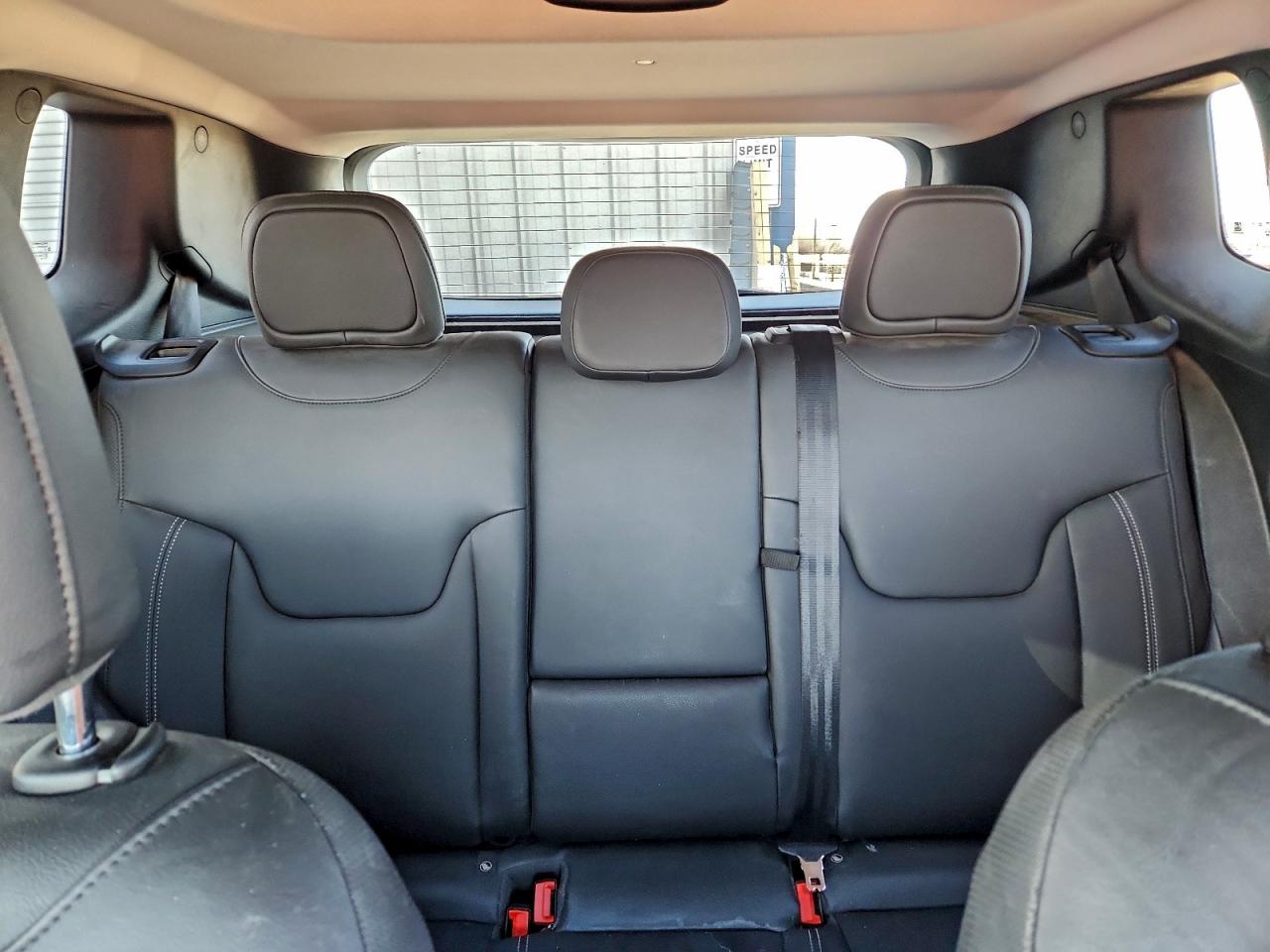 Jeep Renegade Limited Image 12