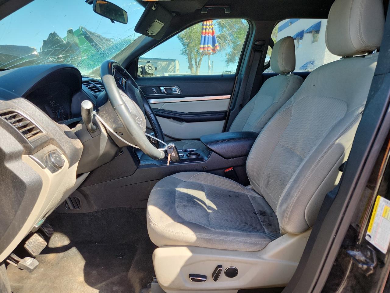 Ford Explorer Xlt Image 6